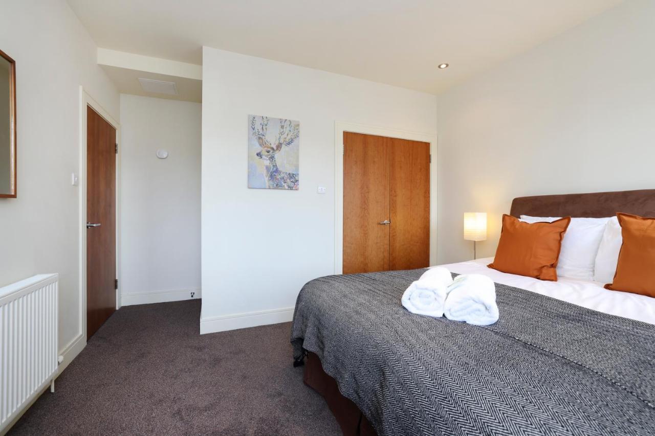 Joivy Spacious 2 Bed,2 Bath Flat, Free Parking And Rooftop Terrace Edinburgh Luaran gambar