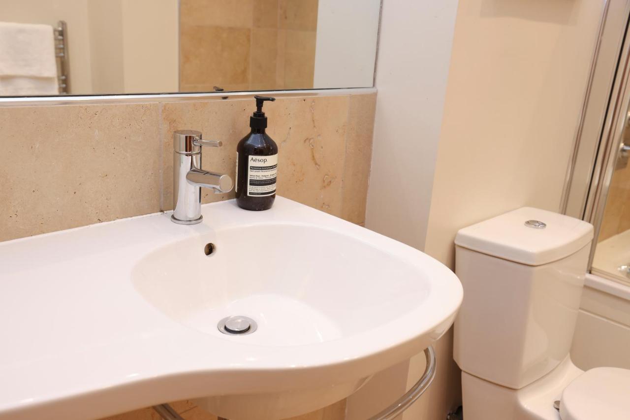 Joivy Spacious 2 Bed,2 Bath Flat, Free Parking And Rooftop Terrace Edinburgh Luaran gambar