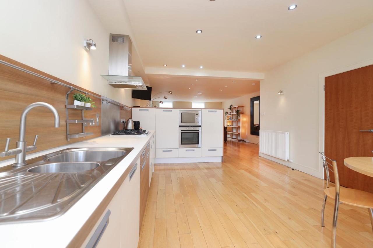 Joivy Spacious 2 Bed,2 Bath Flat, Free Parking And Rooftop Terrace Edinburgh Luaran gambar