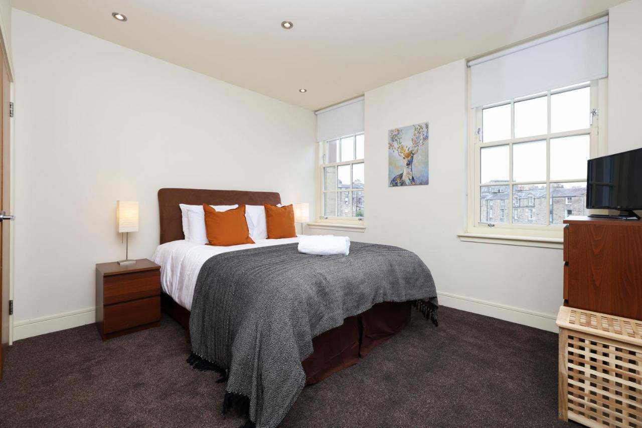 Joivy Spacious 2 Bed,2 Bath Flat, Free Parking And Rooftop Terrace Edinburgh Luaran gambar