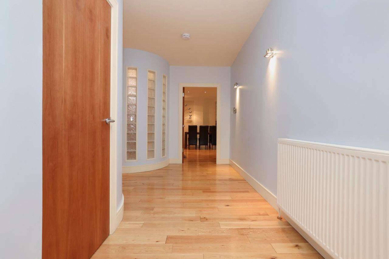 Joivy Spacious 2 Bed,2 Bath Flat, Free Parking And Rooftop Terrace Edinburgh Luaran gambar